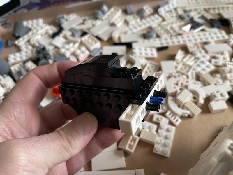 Build photos for Space 1999 Eagle
          LEGO