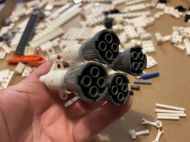 Build photos for Space 1999 Eagle
          LEGO