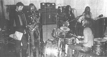Hawkwind rehearsing - a
                          rare event!